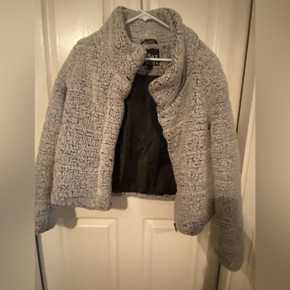 Faux Fur thick winter coat. Gray/black